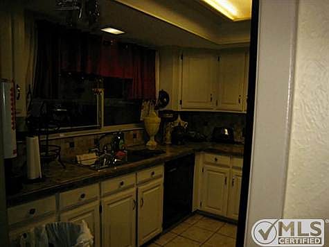 4th image of 2002 Grenoble Dr