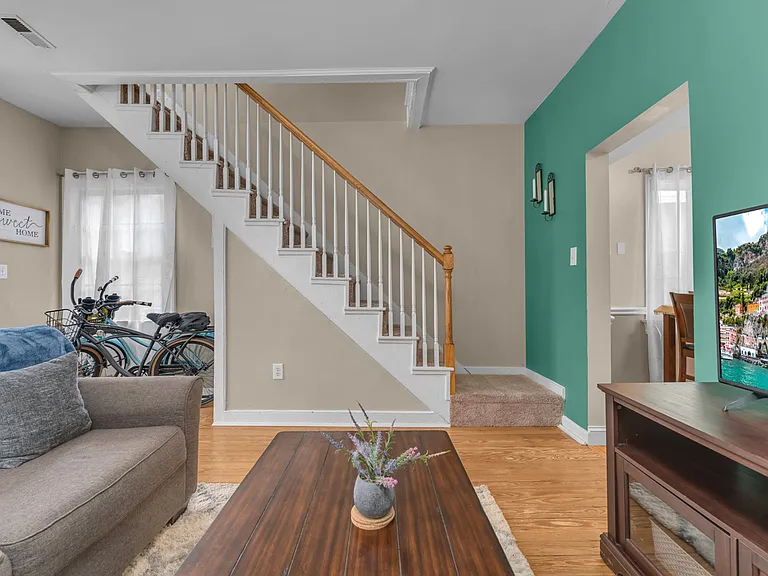 206 Princess Anne St — Photo 45