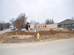 104 N Marimack Dr, Kearney, MO 64060