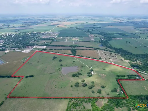 422 N Franklin St, Holland, TX 76534