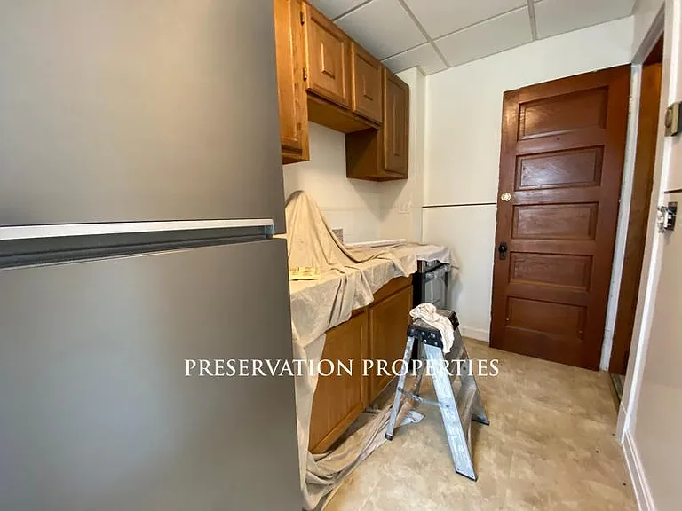 145 Alder St #2R — Photo 2