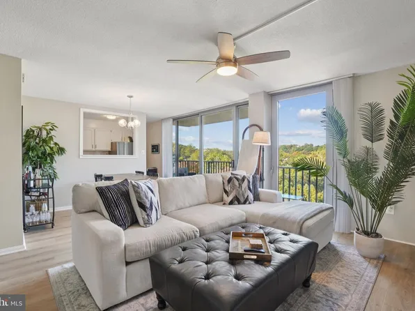 4600 S Four Mile Run Dr APT 842, Arlington, VA 22204