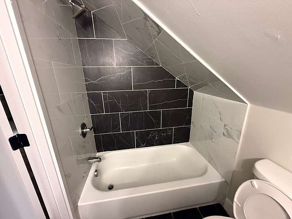 3rd image of 994 18th Ave Floor 3