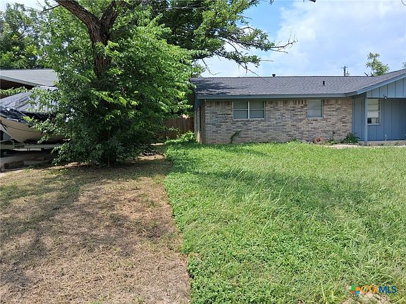 2nd image of 902 Georgetown Rd
