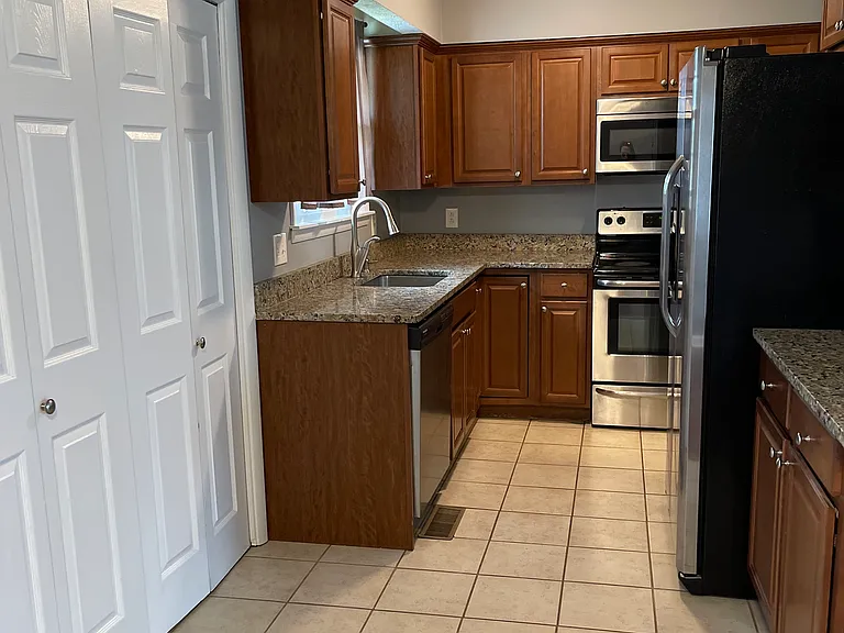 151 Creekwood Ln — Photo 6