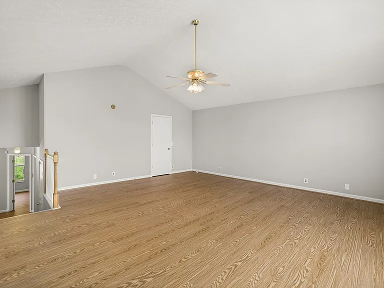 3127 Creekview Ln — Photo 33