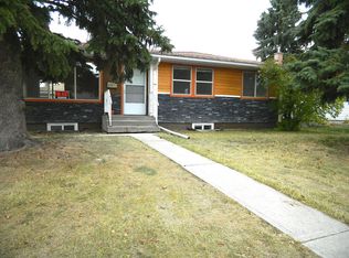 639 84th Ave SW, Calgary, AB T2V0V8