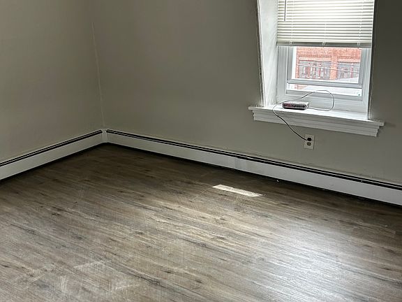 4th image of 604 E High St Floor 3