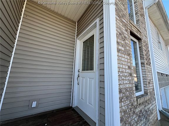 4th image of 15 Deer Valley Dr