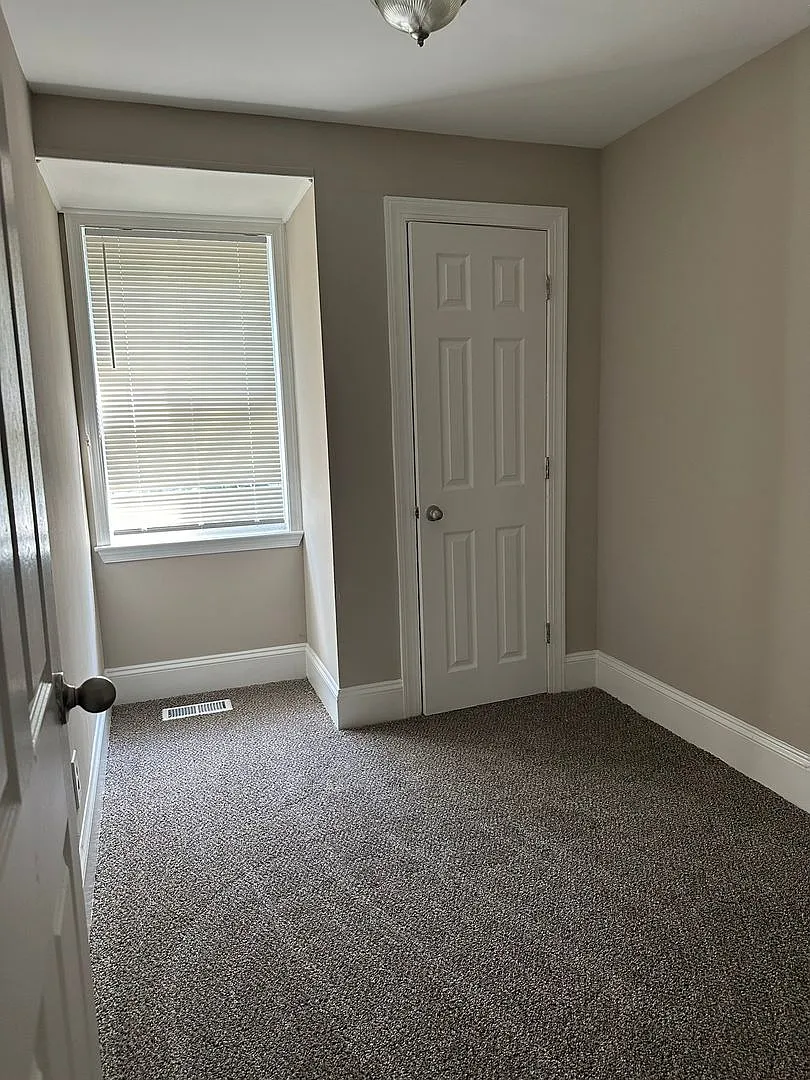3706 Erdman Avenue — Photo 3