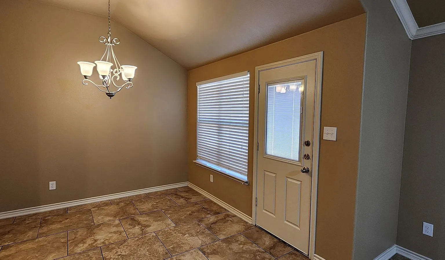 3 bedroom 2 bath Duplex off Bunny Trail Killeen — Photo 4
