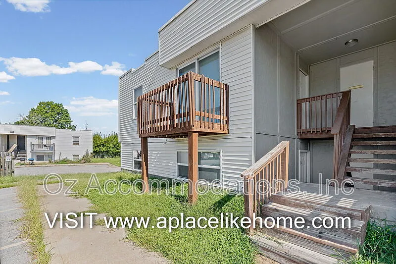 2 bed, 1.0 bath, 750 sqft, $795 — Photo 1