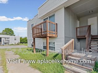 8201 Spring Valley Rd APT 15B, Belton, MO 64012