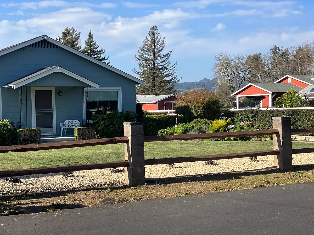 Building Photo - Sunnydale Dr