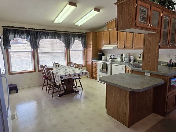 3rd image of 101 Phantom Rd