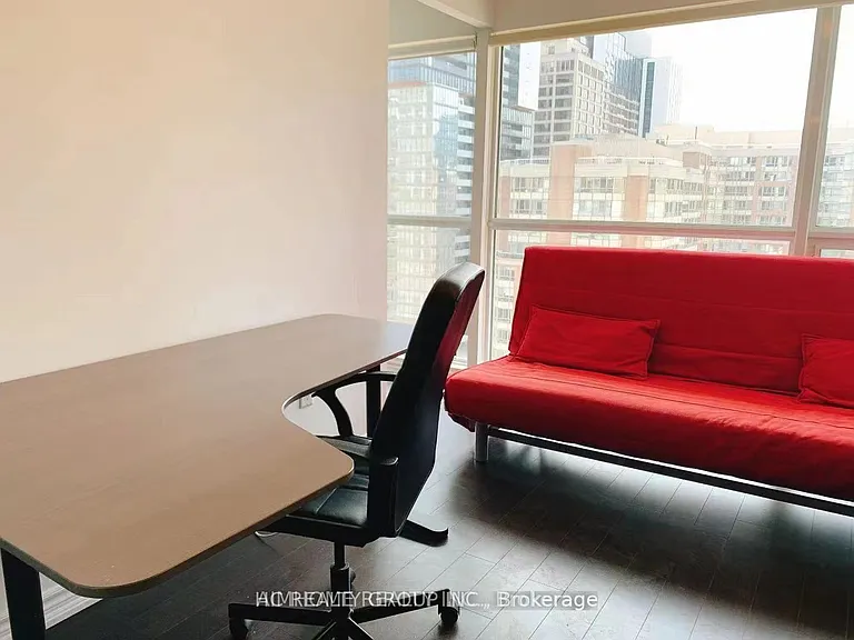 386 Yonge St #1221 — Photo 8
