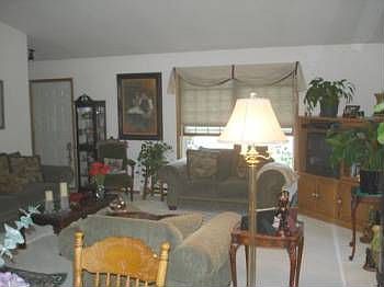 4th image of 3727 Balmoral Dr