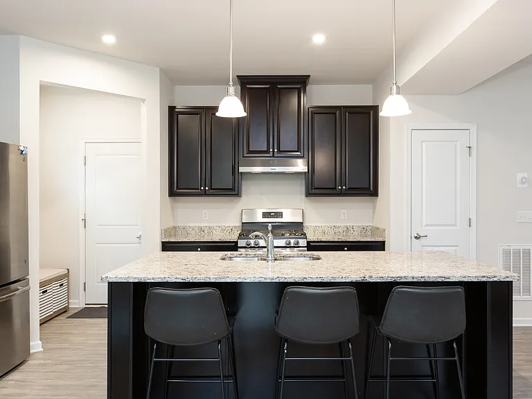 2106 Morton Dr — Photo 21