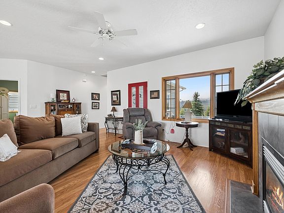 3rd image of 342 Overlook Dr