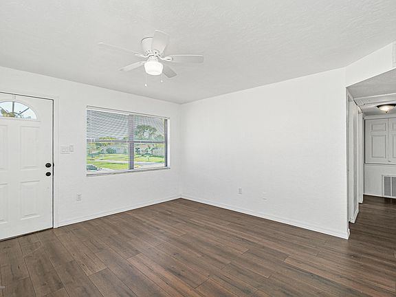 2nd image of 2123 Shelby Dr