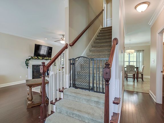 4th image of 2500 Sparkling Star Ln