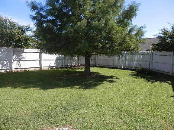 5th image of 1012 Sterling Dr