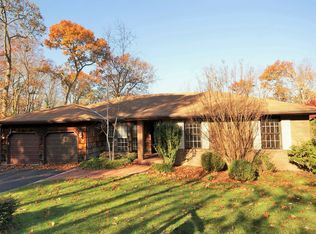 11 Quaker Hill Rd, Stony Brook, NY 11790