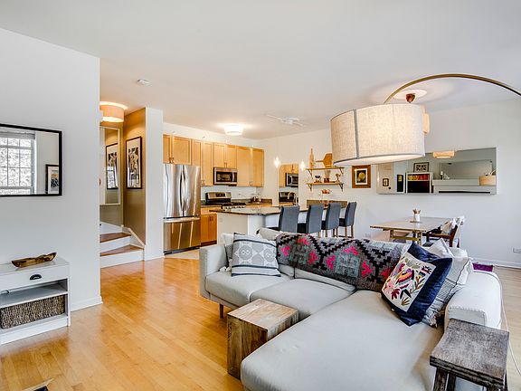 2nd image of 3253 N Bay Ct
