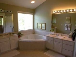 20372 Fallsway Ter, Sterling, VA 20165
