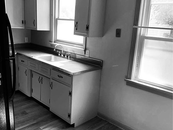 2nd image of 102 W McNutt St #A