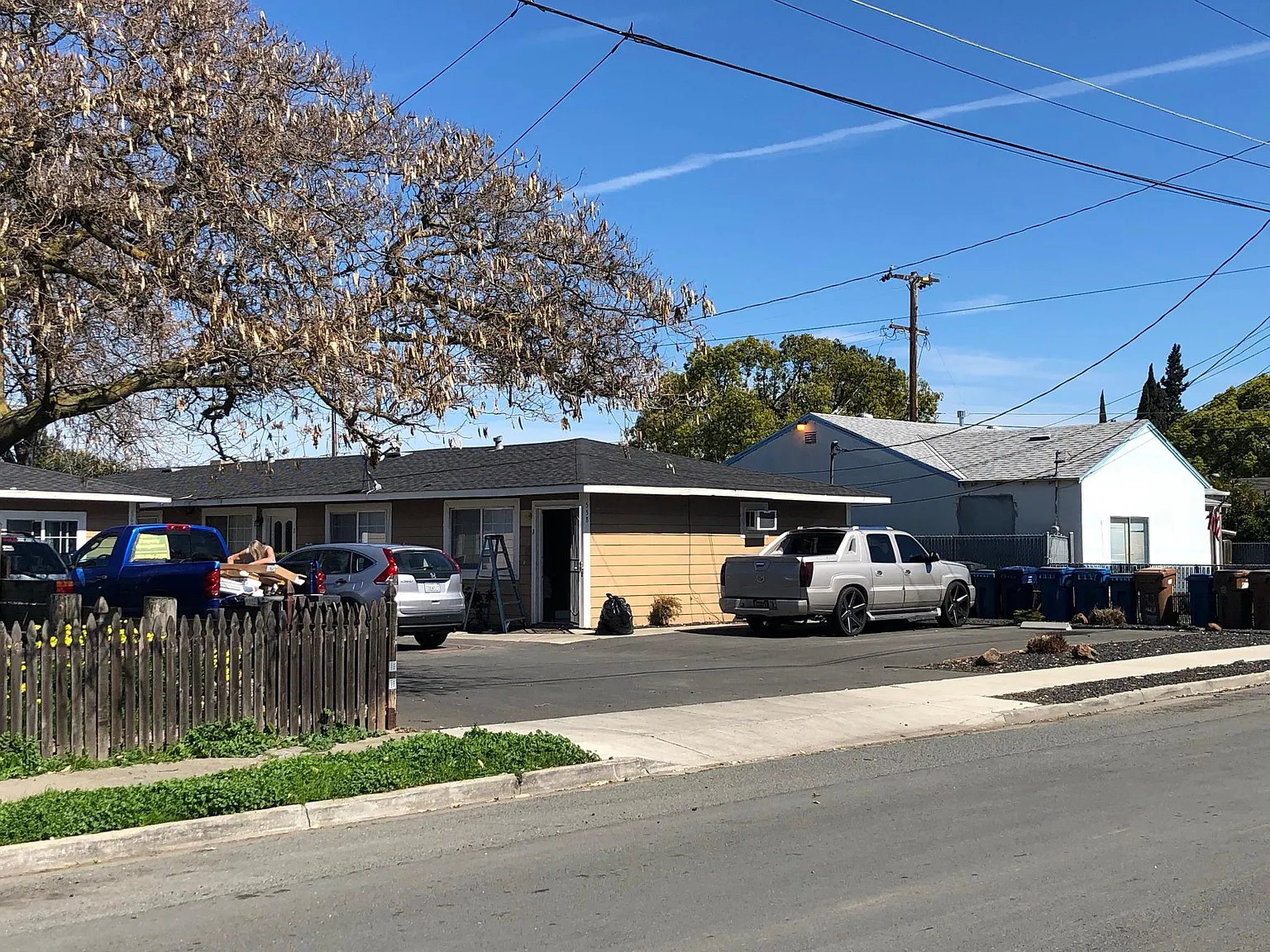 558 Texas St — Photo 1