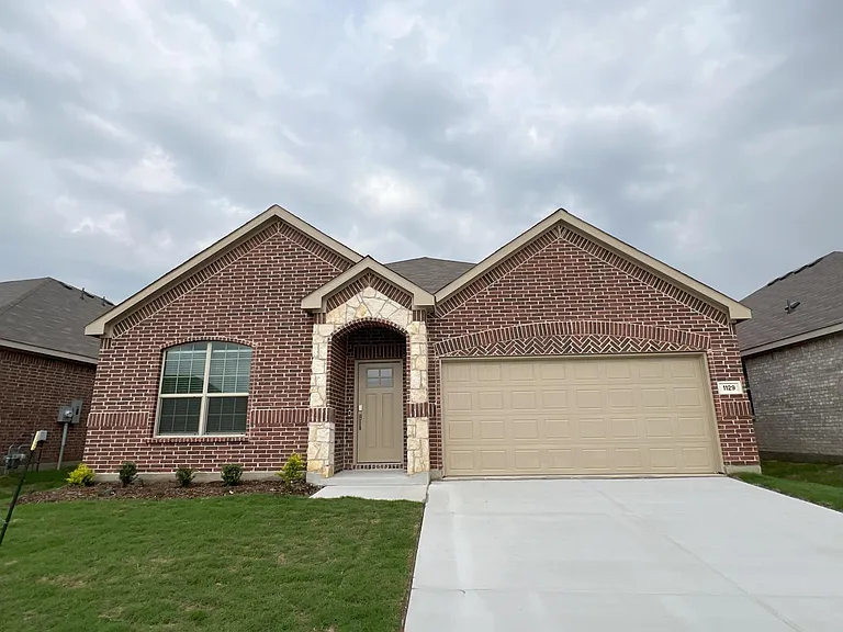 1129 Flameleaf Dr — Photo 2