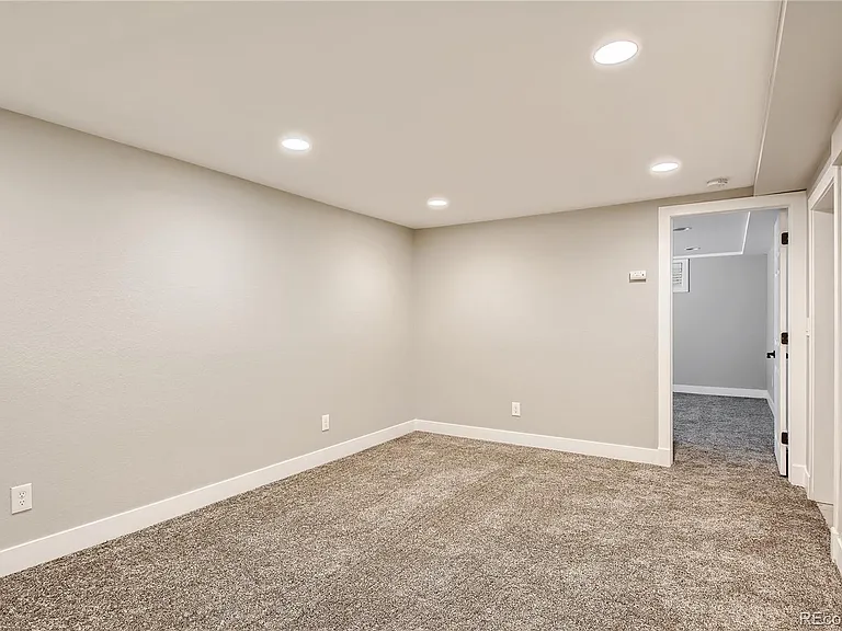 4010 S Jason St — Photo 8