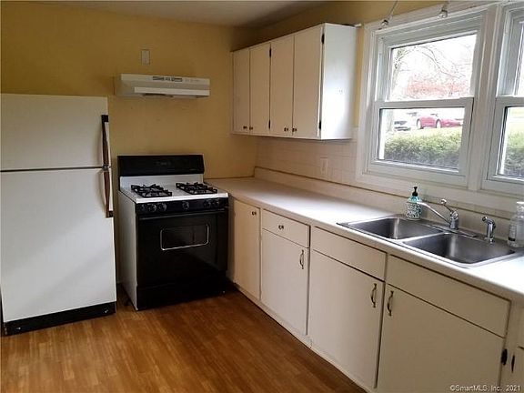 5th image of 245 Cherry Ave Unit C11