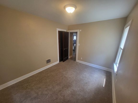 5th image of 1152 W 27th St #1