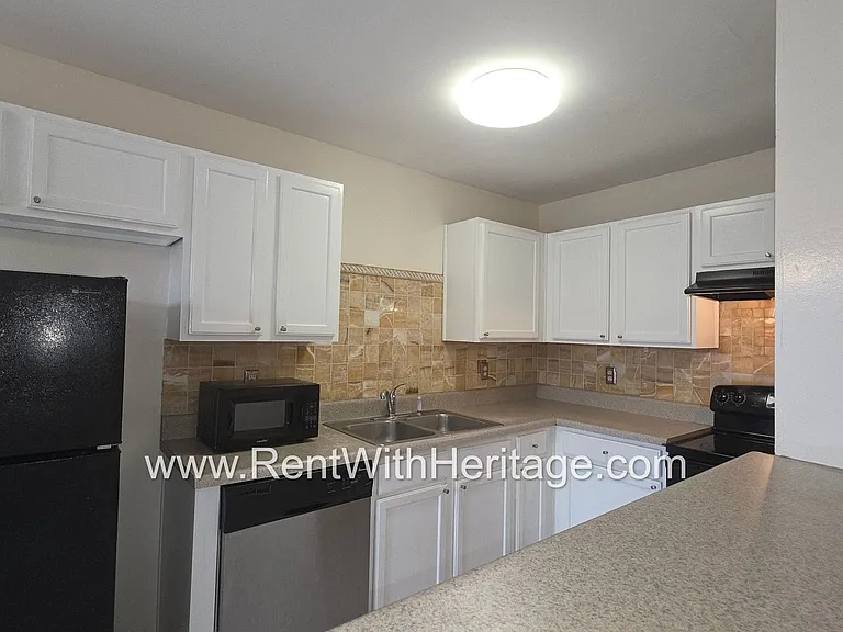 7712 Autry Cir #303 — Photo 10