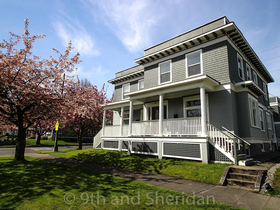 822 S Sheridan Ave