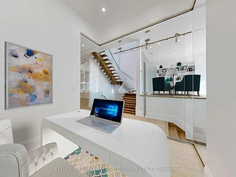 178 Joicey Blvd — Photo 8