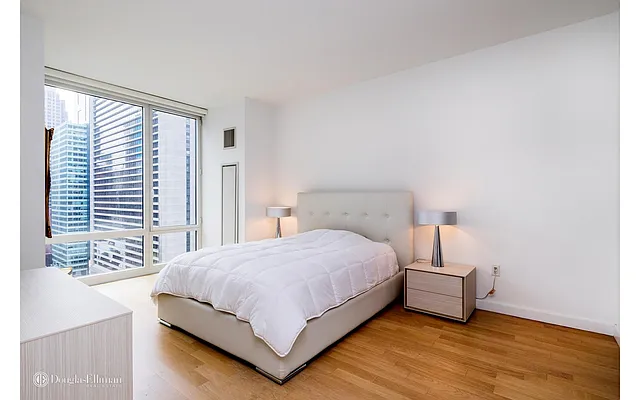 Rented by Douglas Elliman | media 16