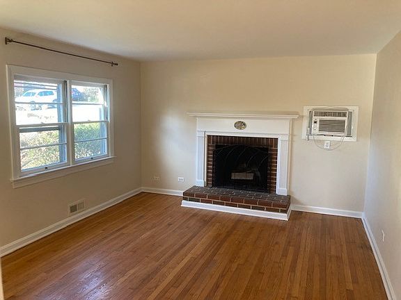 5th image of 708 Saint Clair Ave