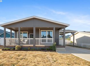 387 E Locust Ct, Yoncalla, OR 97499