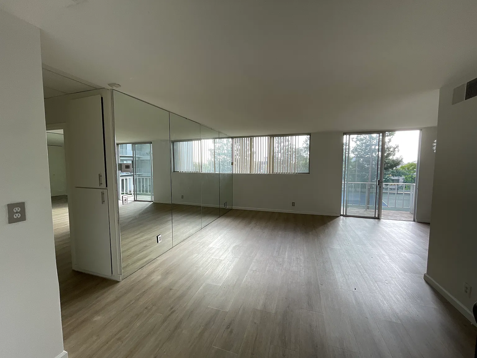 1 bed, 1.5 bath, 712 sqft, $2,950 — Photo 4