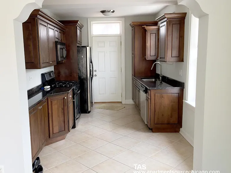 4838 N Paulina St #2W — Photo 2
