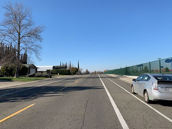 4th image of 4988 Diablo Dr