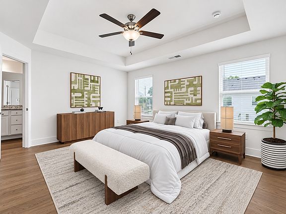 3rd image of 744 Chestnut Ave
