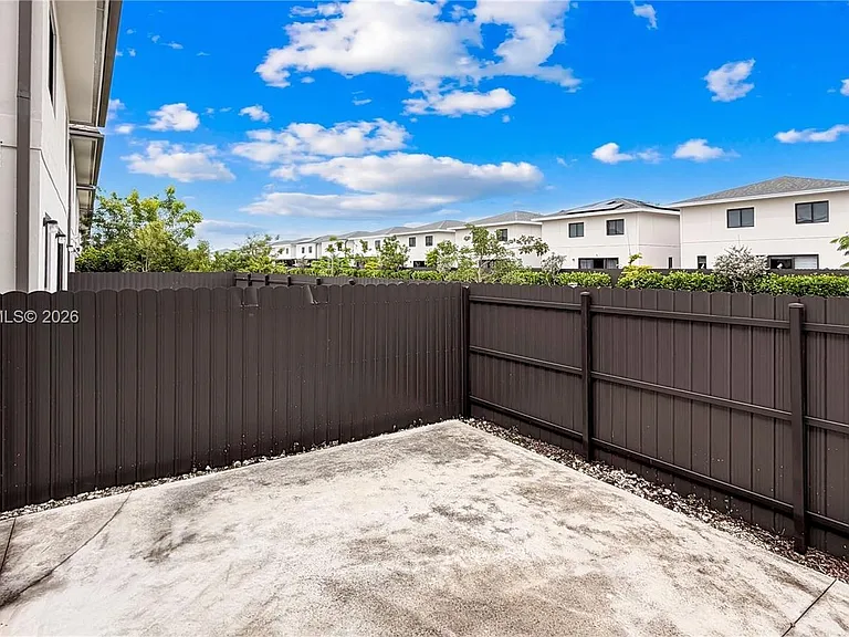 229 NW 12th Ct — Photo 32