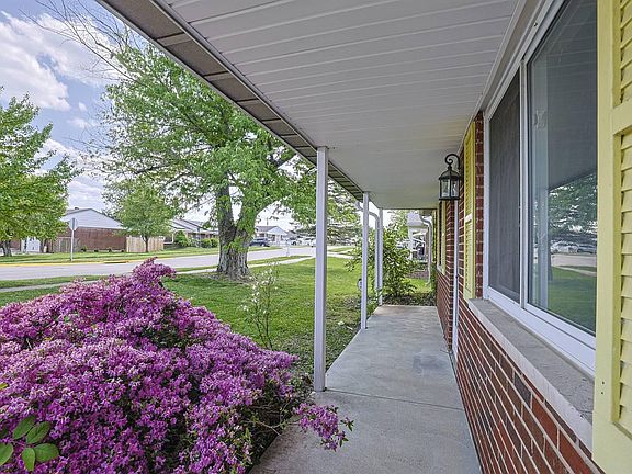 4th image of 3742 Autumn Rd