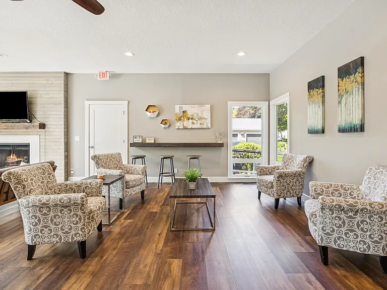 Village At Creekside Townhomes — Photo 15