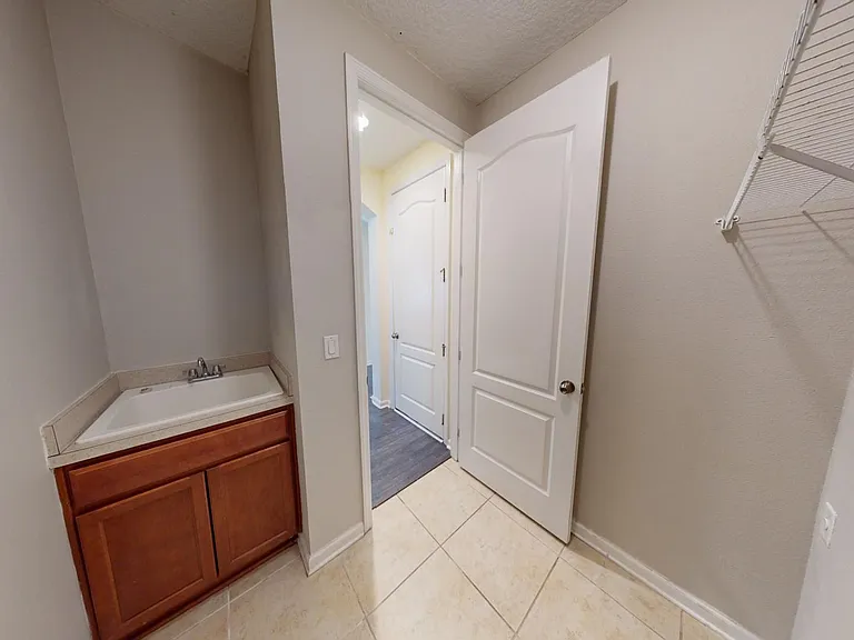 15707 Lexington Park Blvd — Photo 39