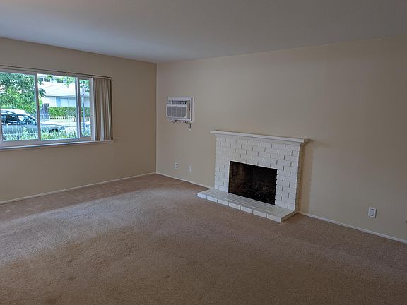 5th image of 1395 Essex Way